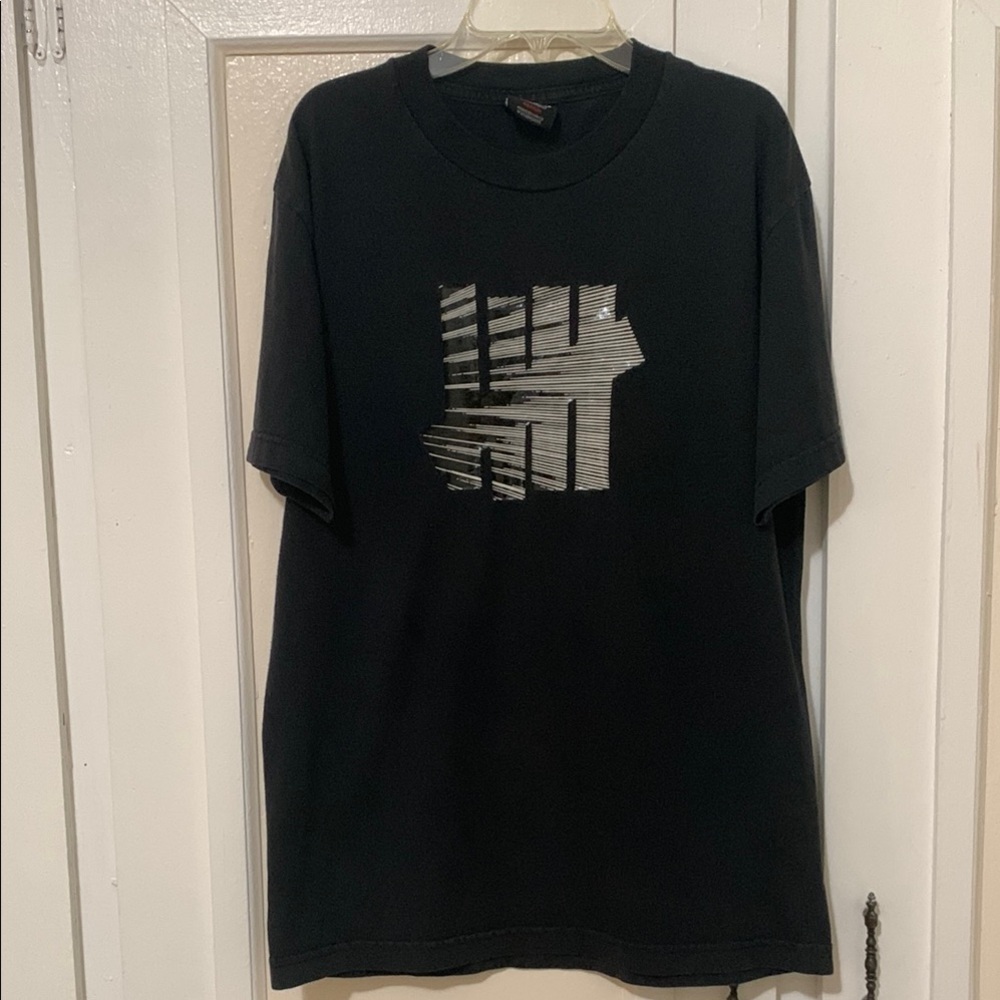 Vintage undefeated logo tee size medium